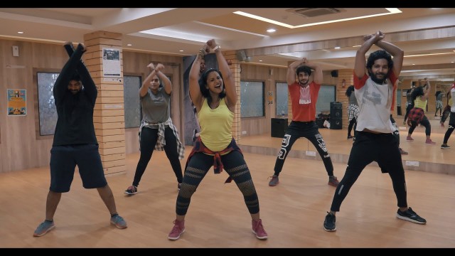 'Taki Taki | DJ Snake |  Zin Shan and Team | Zumba Fitness'