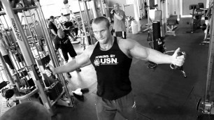 'Mr Universe Contender Series - Chest Workout with Lukas Gabris and John Hodgson 2011'