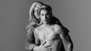 'Justin Bieber Spoofs Calvin Klein in New Comedy Central Roast Promo'