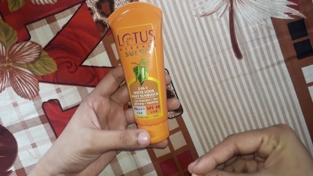 'Lotus herbals Sunscreen Review 