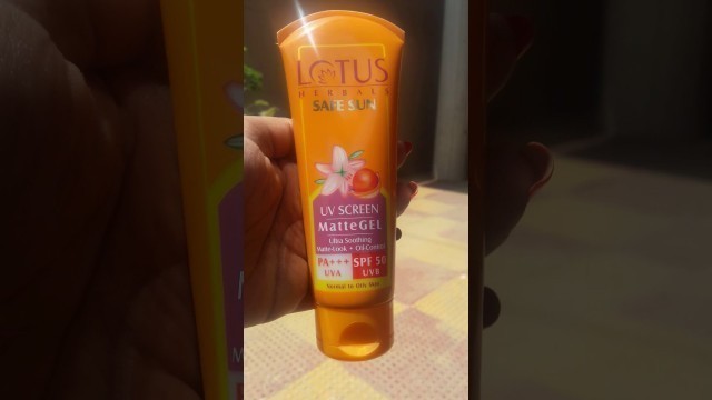 'BEST SUNSCREEN FOR OILY SKIN !! REVIEW OF LOTUS HERBALS MATTE GEL SUNSCREEN SPF 50 !!'