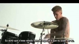 'Justin Bieber e modelo falam sobre nova campanha para a Calvin Klein [LEGENDADO]'