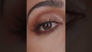 'Easy Gold Eye Look | Eye Makeup Tutorials | Bobbi Brown Cosmetics'