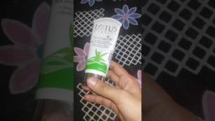 'Lotus herbals 3 in 1  deep clining skin whitening facial  foam review. hindi'