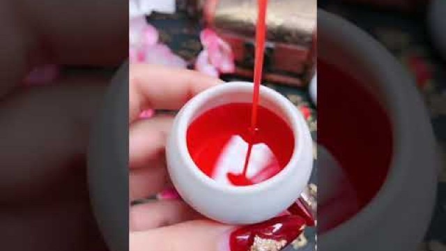 'how to make lipsticks at home naturally'