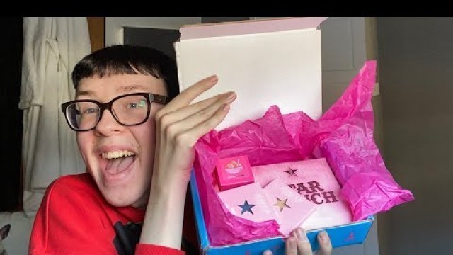'JEFFREE STAR COSMETICS PREMIUM MYSTERY BOX UNBOXING AND FIRST IMPRESSIONS 