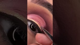 'Mixing Water and eye shadow mix make eyeliner any color you want ! Credit goes to glammakeupbyamina'
