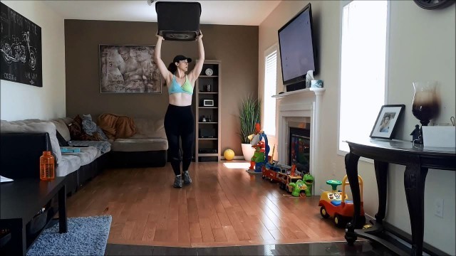 'I tried Hanna Öberg 15 Min Full body HITT strength circuit (Follow Along)'