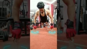 'Bottle push-ups #Bottlepushupschallenge #short_video #youtube_short_video #gym #push_ups #CY'