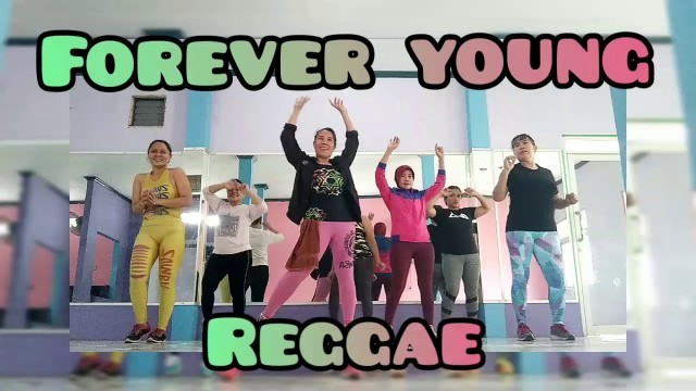 'Zumba fitness FOREVER YOUNG ( REGGAE ) , zumba®,  with Uki tea, Juwita studio BEKASI CITY Indonesia'