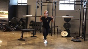 'Barbell Curtsy Lunges / Fentes arrières croisées'