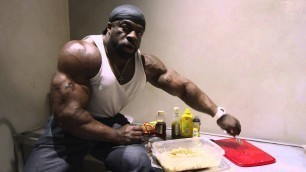 'Cooking A High Calorie Meal - Kali Muscle'