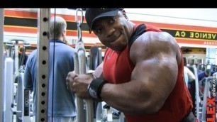 'Shawn Rhoden Trains Arms For MASS - Biceps/Triceps Workout At Golds Gym'