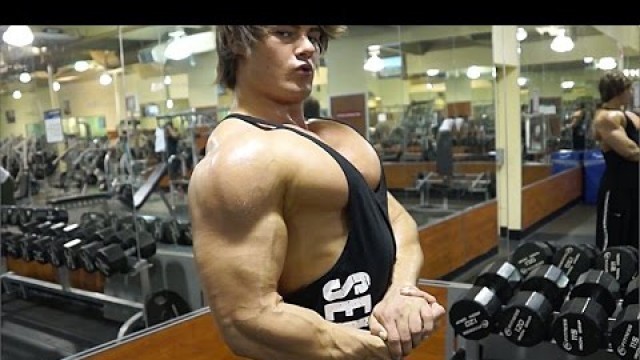 'Bulked Up: Jeff Seid Full Day Bulking Meal Schedule and Chest Workout'