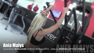 'RIMINI WELLNESS 2015 : ANIA MALYS IFBB Bikini Model fitness training at MATRIX stand'