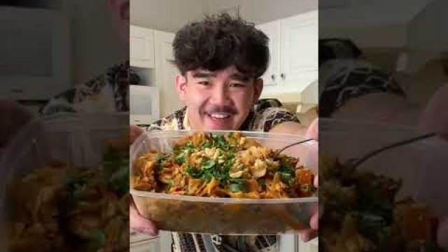 '1000 Calorie PAD THAI MEAL PREP