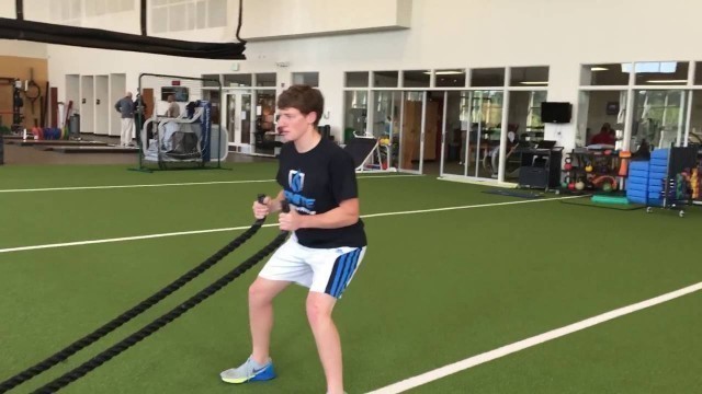 'Battle Ropes Alternating Uppercut'