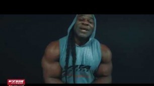 'Kai Greene training on VIVA Fitness IT95 Series Equipment'