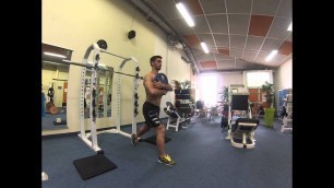'David Costa - Fitness Model - Fentes alternées sautées avec et sans poids'