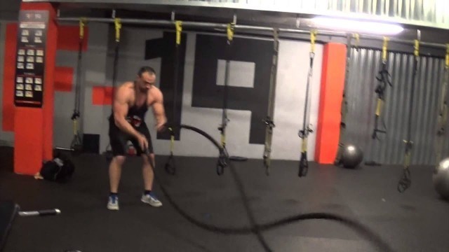 'Battle Ropes Alternate Wave Tabata'