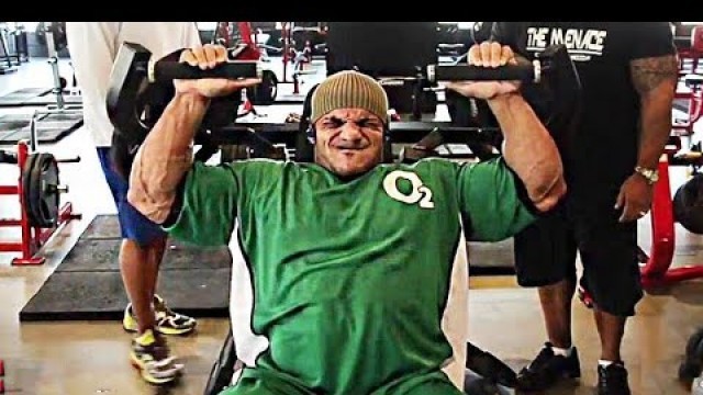 'Big Ramy\'s Heavy Shoulder Workout For Mass At Oxygen Gym'