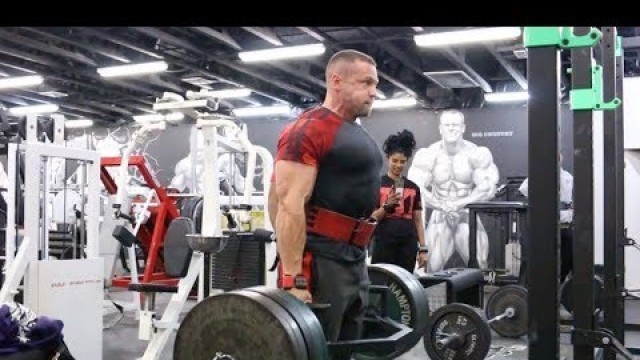 '675lb Lift Factory Deadlift Session with TigerFitness Customers! | Tiger Fitness'