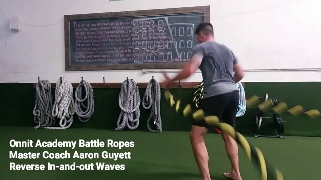 'Reverse In-and-Out Waves Battle Ropes Exercise'