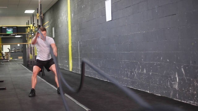 'Battle Ropes   Alternating Waves'