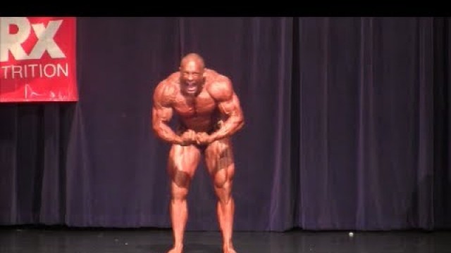 'NABBA PRO BODYBUILDER Marc Lobliner WINNING Posing Routine | Tiger Fitness'