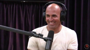 'Joe Rogan - Kelly Slater on Surfing in His 40\'s, Being Competitive'