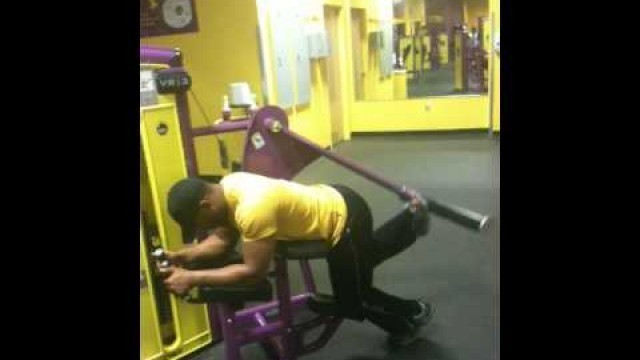 'Planet fitness glute machine right leg'