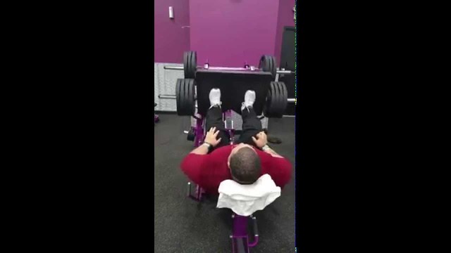 '630Pds Leg press up in Planet Fitness (Brownsville)'