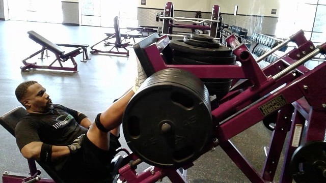 '1300lb Leg Press at Planet Fitness'