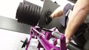 '888 lbs leg press at planet fitness'