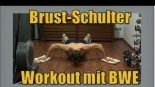 'Brust-Schulter-workout mit eigenem körpergewicht'