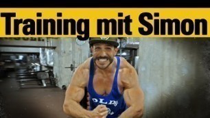 'Training mit Simon - Schultern - ganzes Workout bei FitX inkl. Aufwärmen'