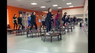 'Jumping fitness (фитнес на батутах)'