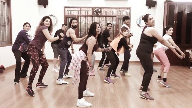 'BOM DIGGY | ZUMBA FITNESS | ZIN MANISHA'