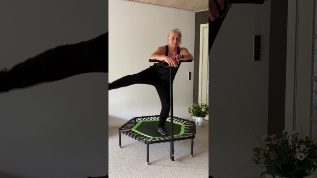 'Jumping fitness - 30 minutters træning'