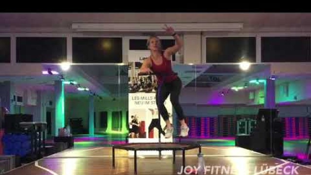 'JUMPING FITNESS mit Jenny K.'